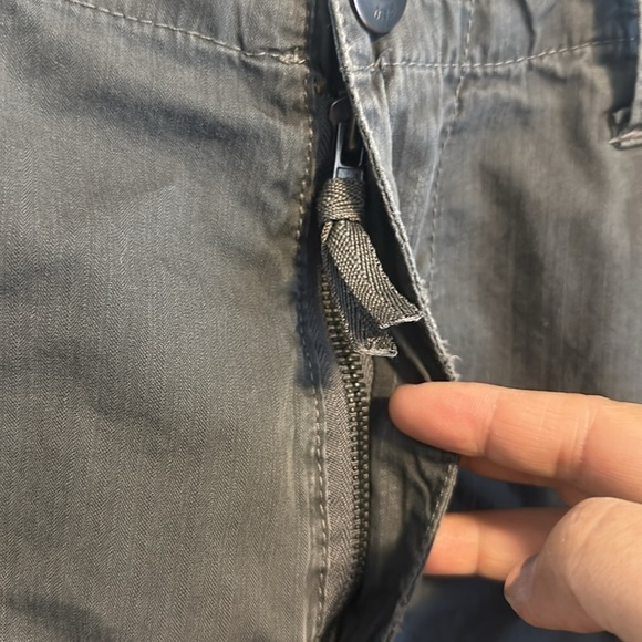 GUC: Vintage G-Star Raw Cargo shorts Men  XL (fits like M), built in waist adj - Picture 6 of 14